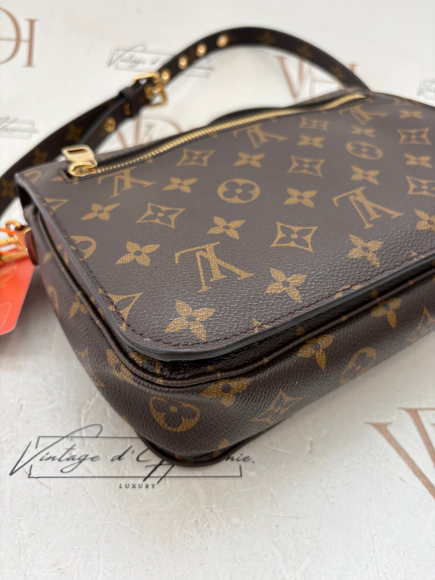 201114 - Louis Vuitton Metis