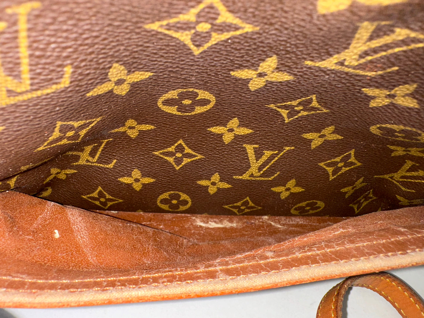 Louis Vuitton Trocadero 27