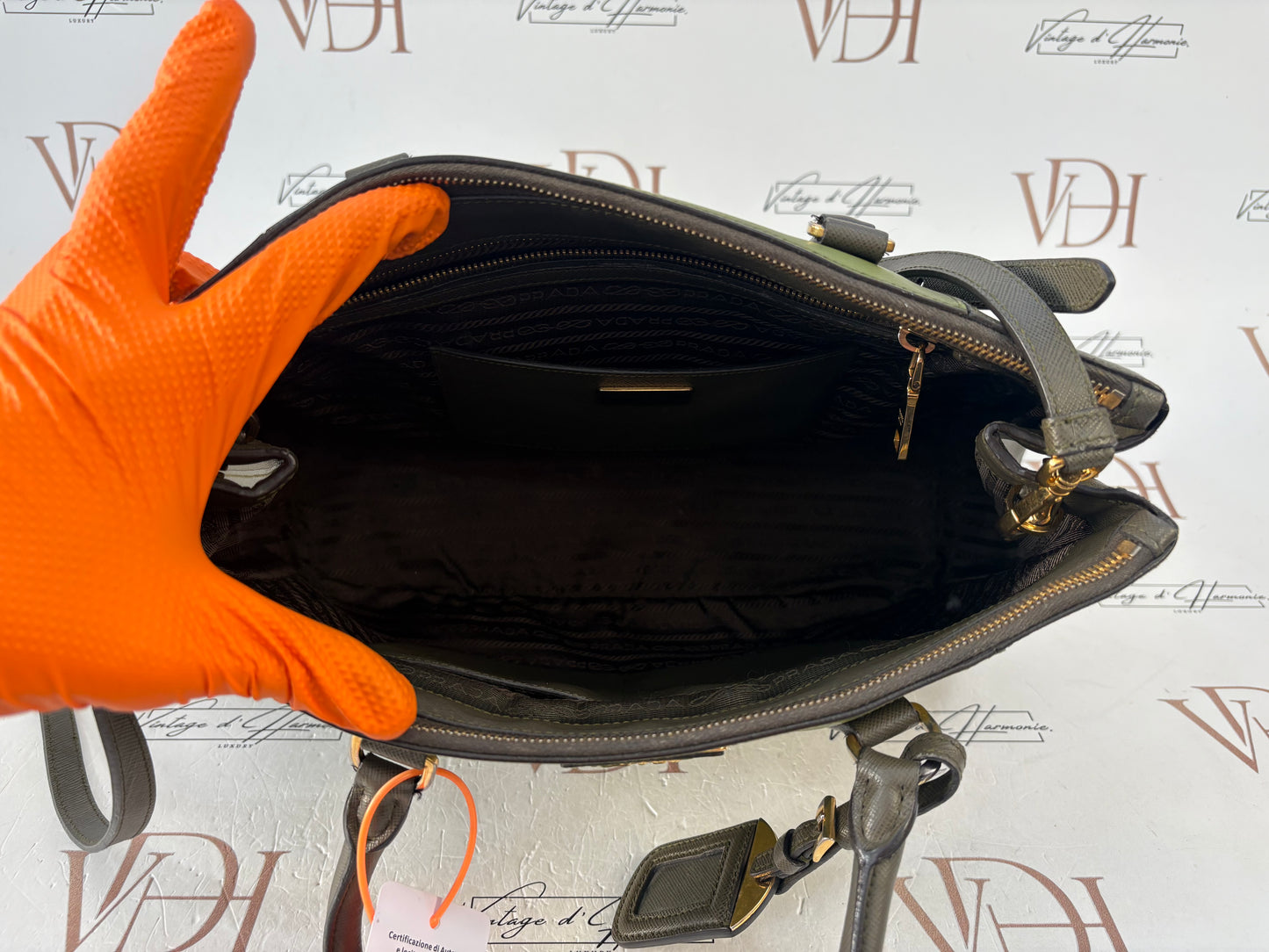 383748 - Prada Galleria