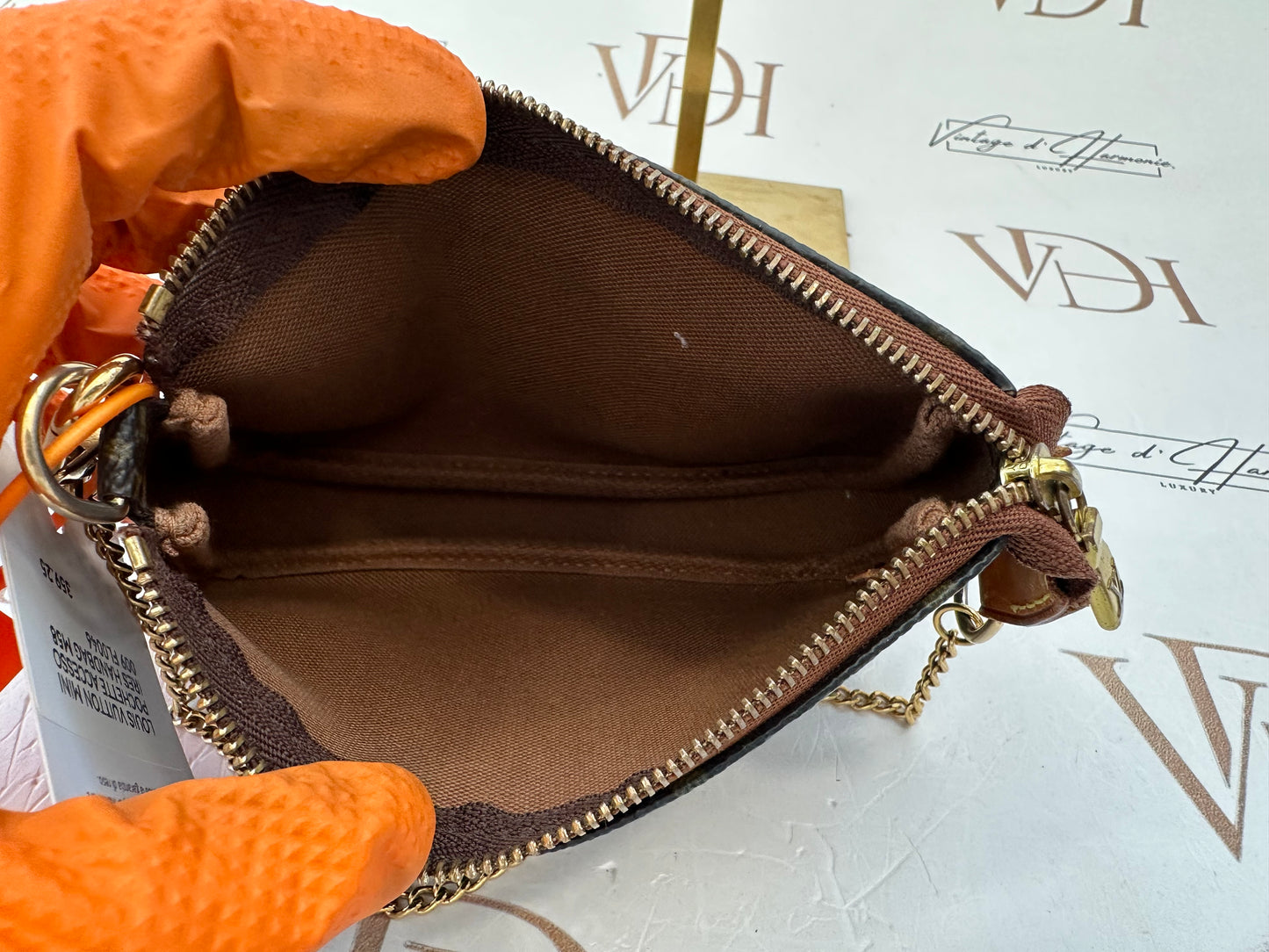 017818 - Louis Vuitton Pochette