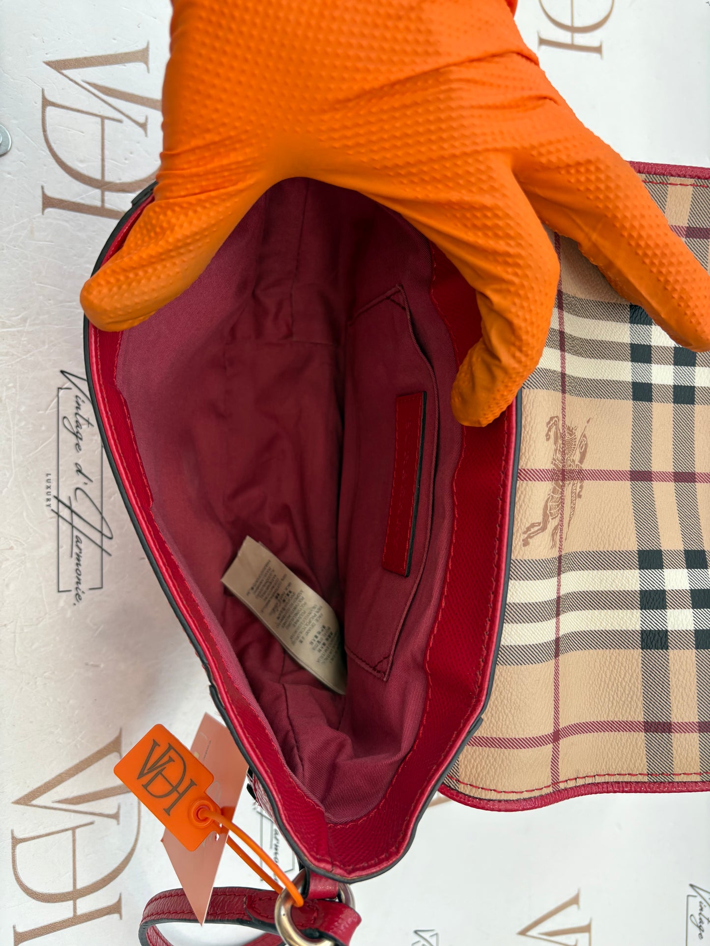 018974 - Burberry Red House