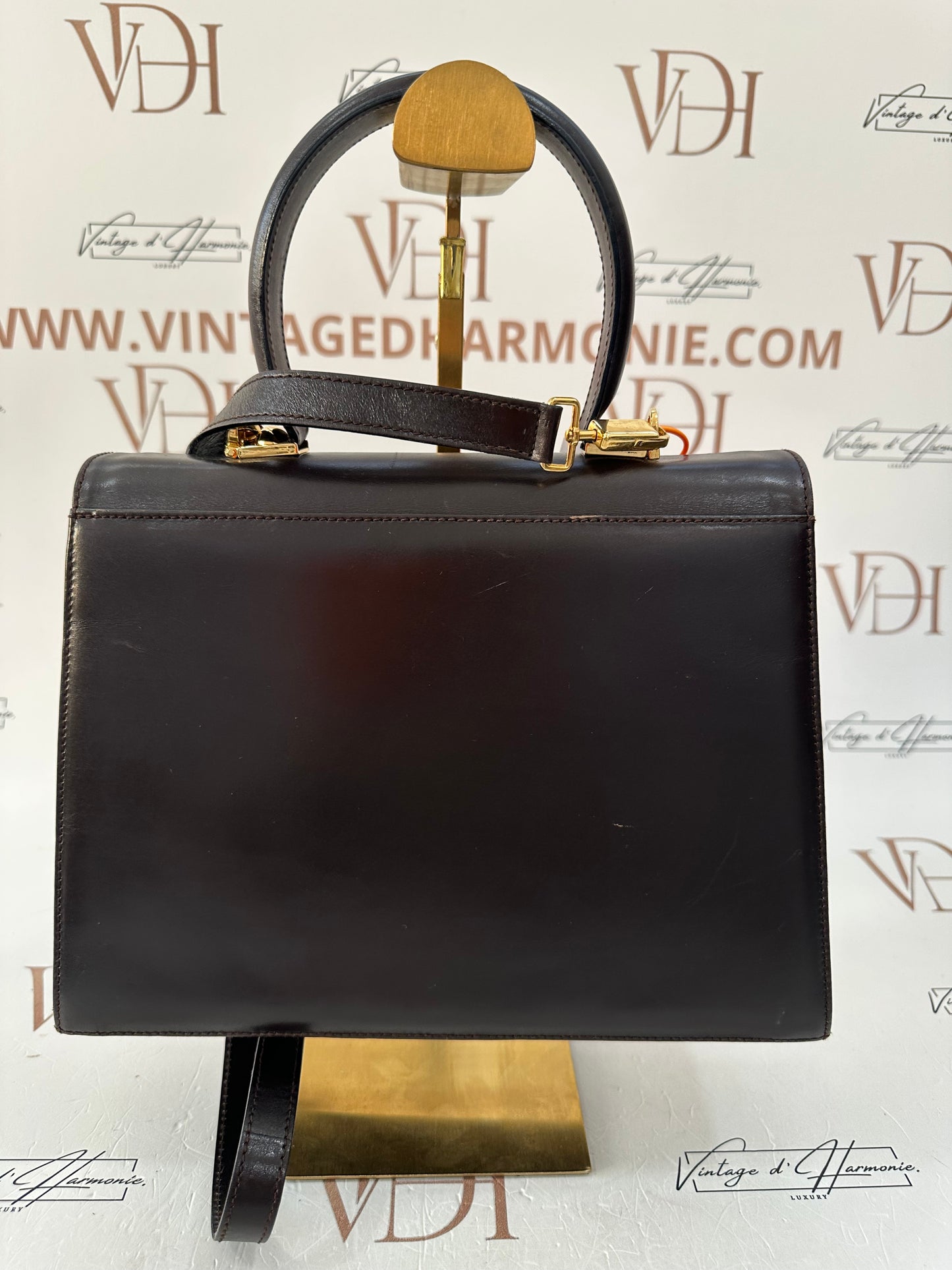 016857 - Salvatore Ferragamo Brown