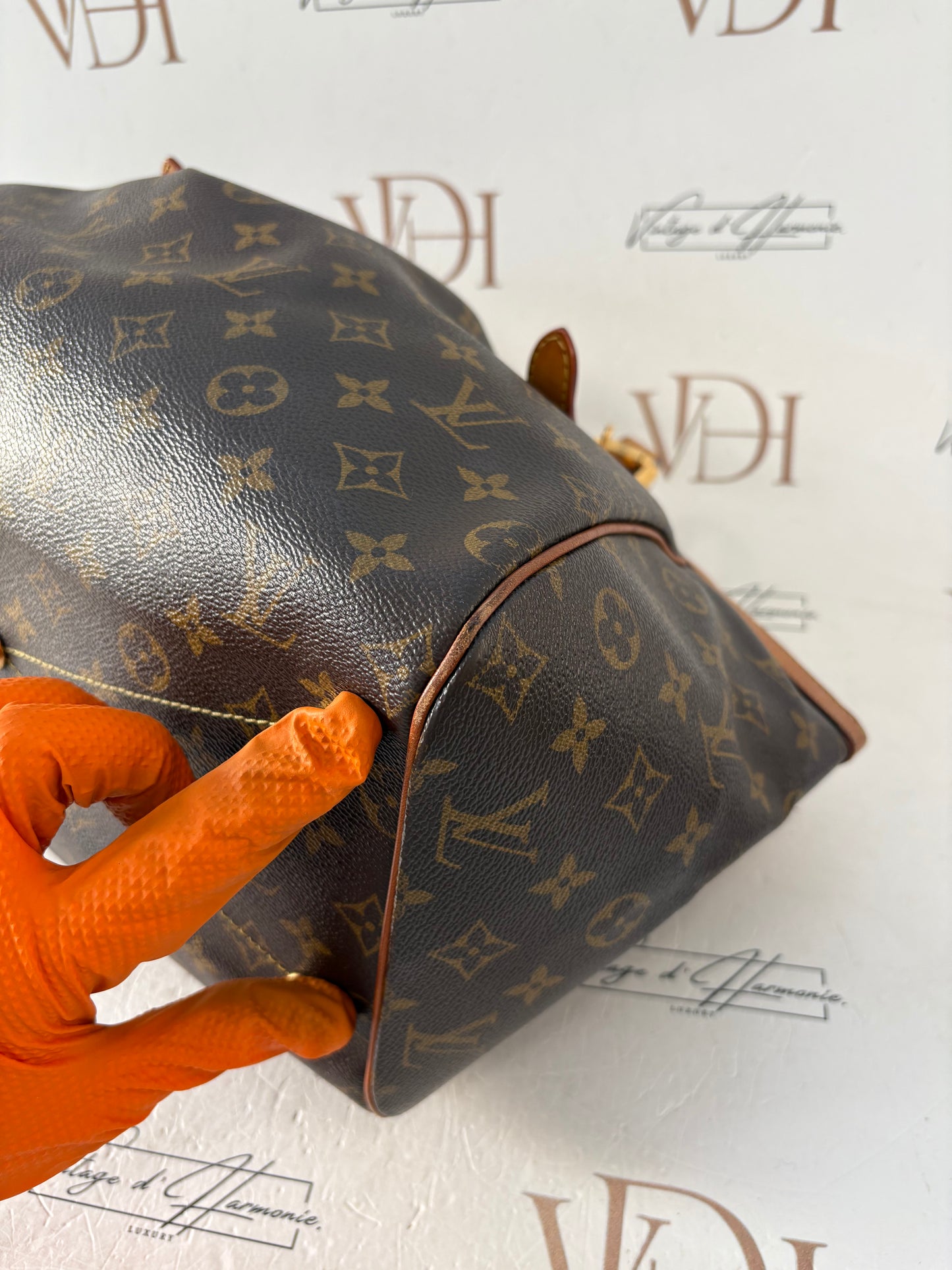 201661 - Louis Vuitton Tivoli