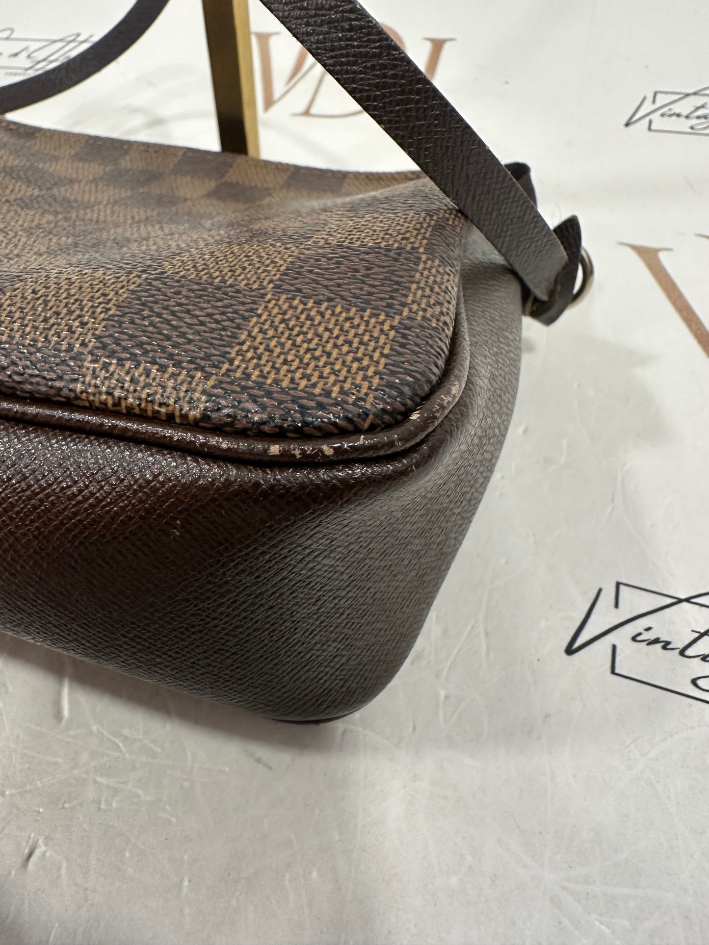 016900 - Louis Vuitton Trousse
