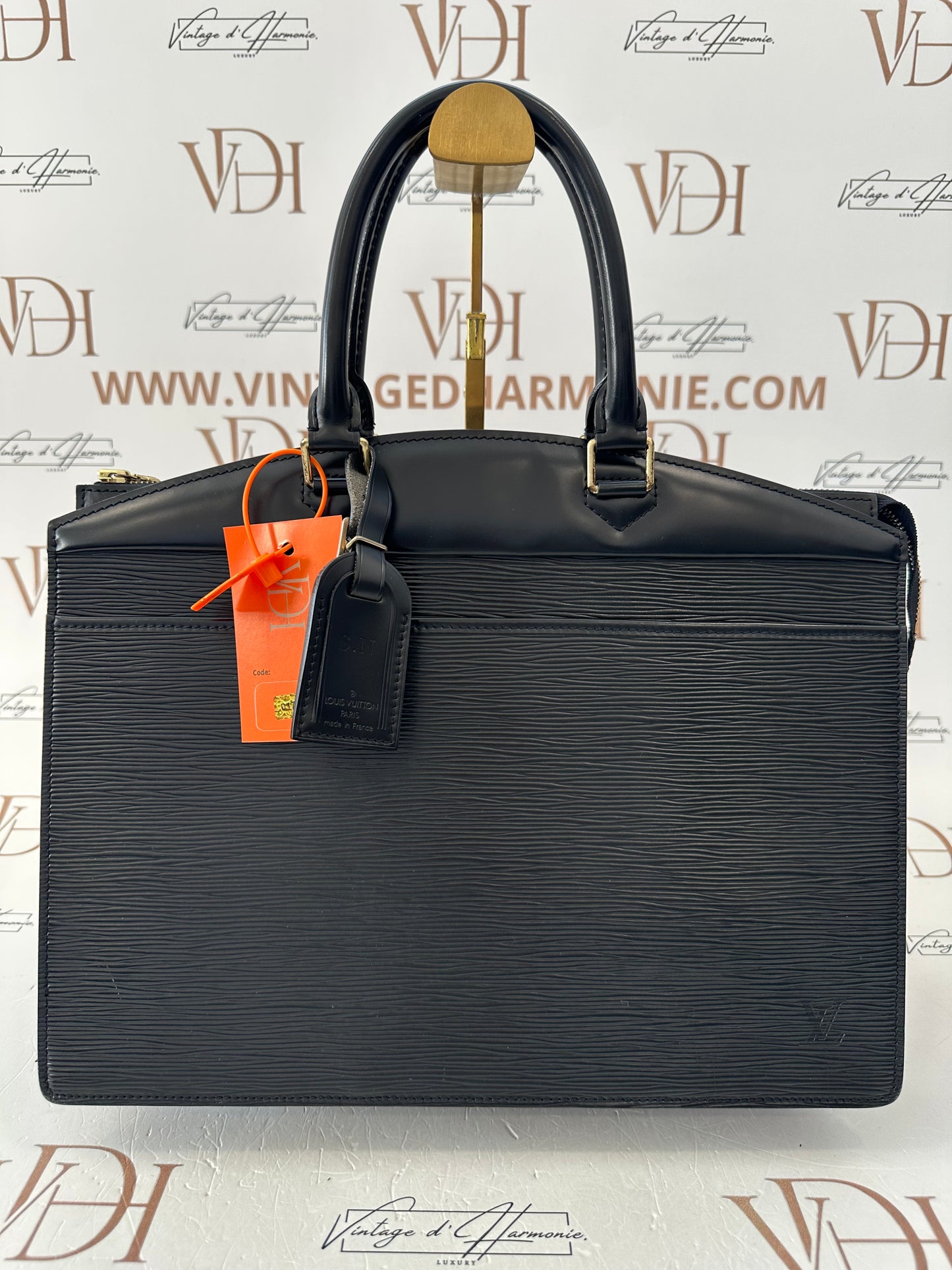 017808 - Louis Vuitton Black Epi Riviera