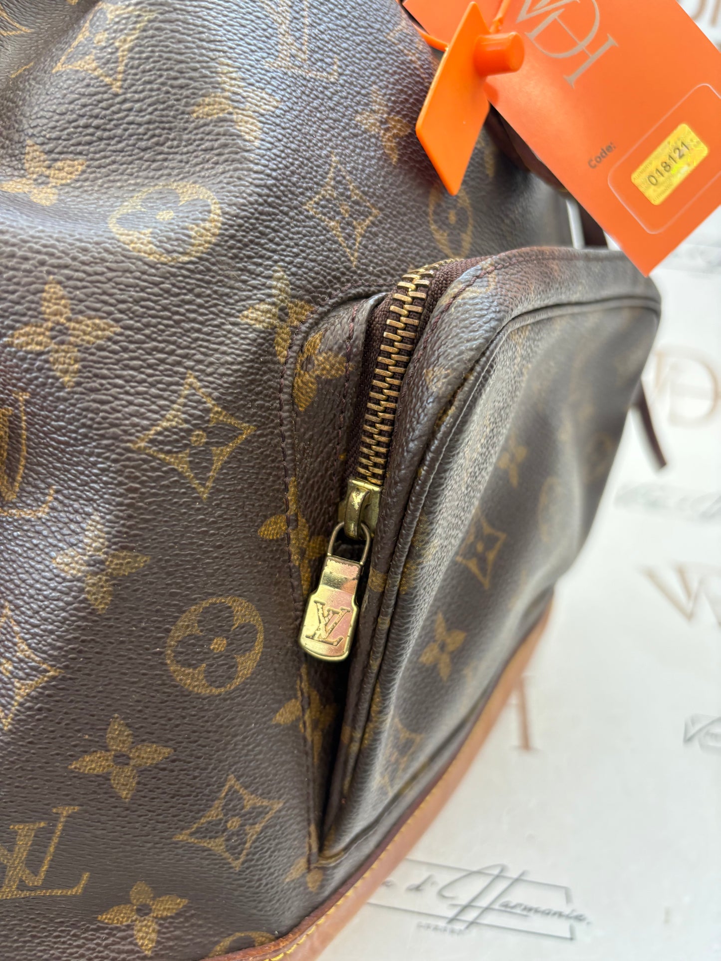 018121 - Louis Vuitton Montsouris GM