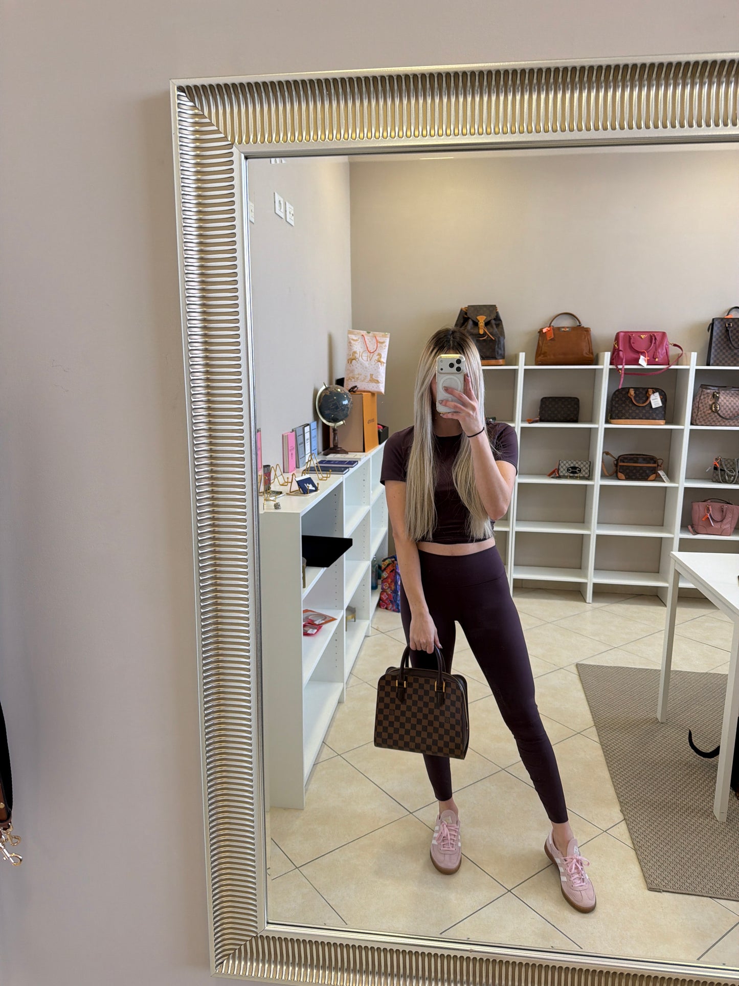 017823 - Louis Vuitton Triana