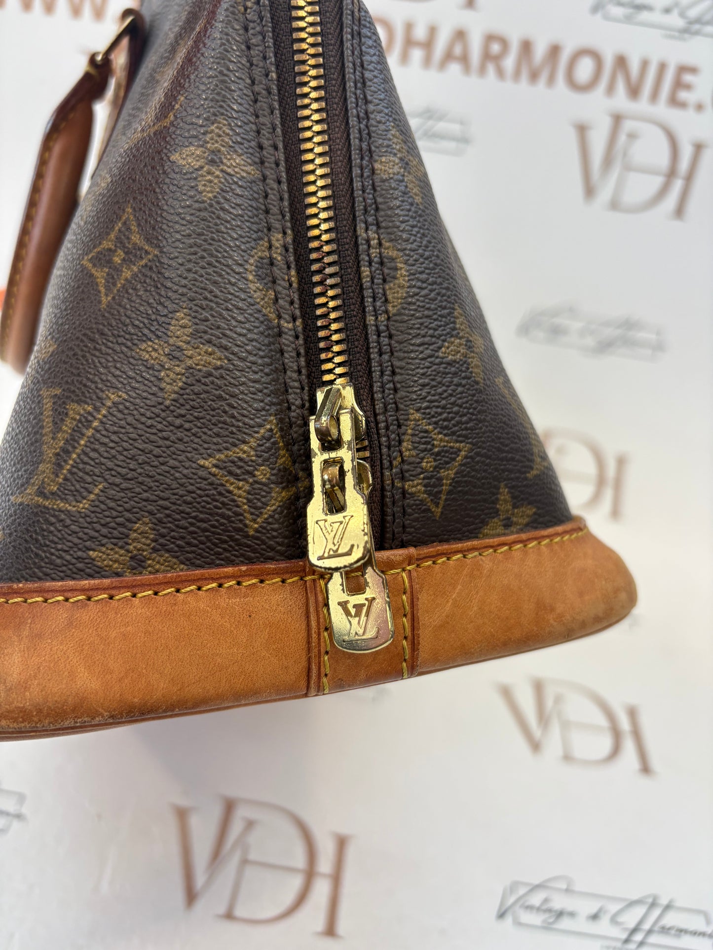 018823 - Louis Vuitton Alma