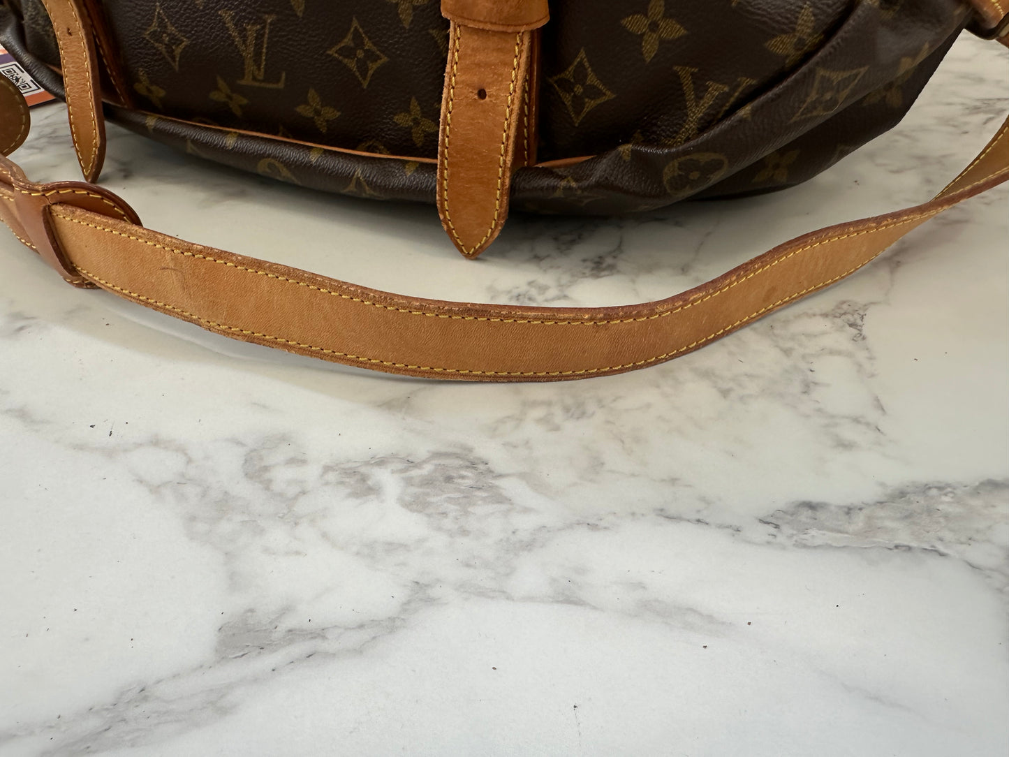 Louis Vuitton Saumur 43