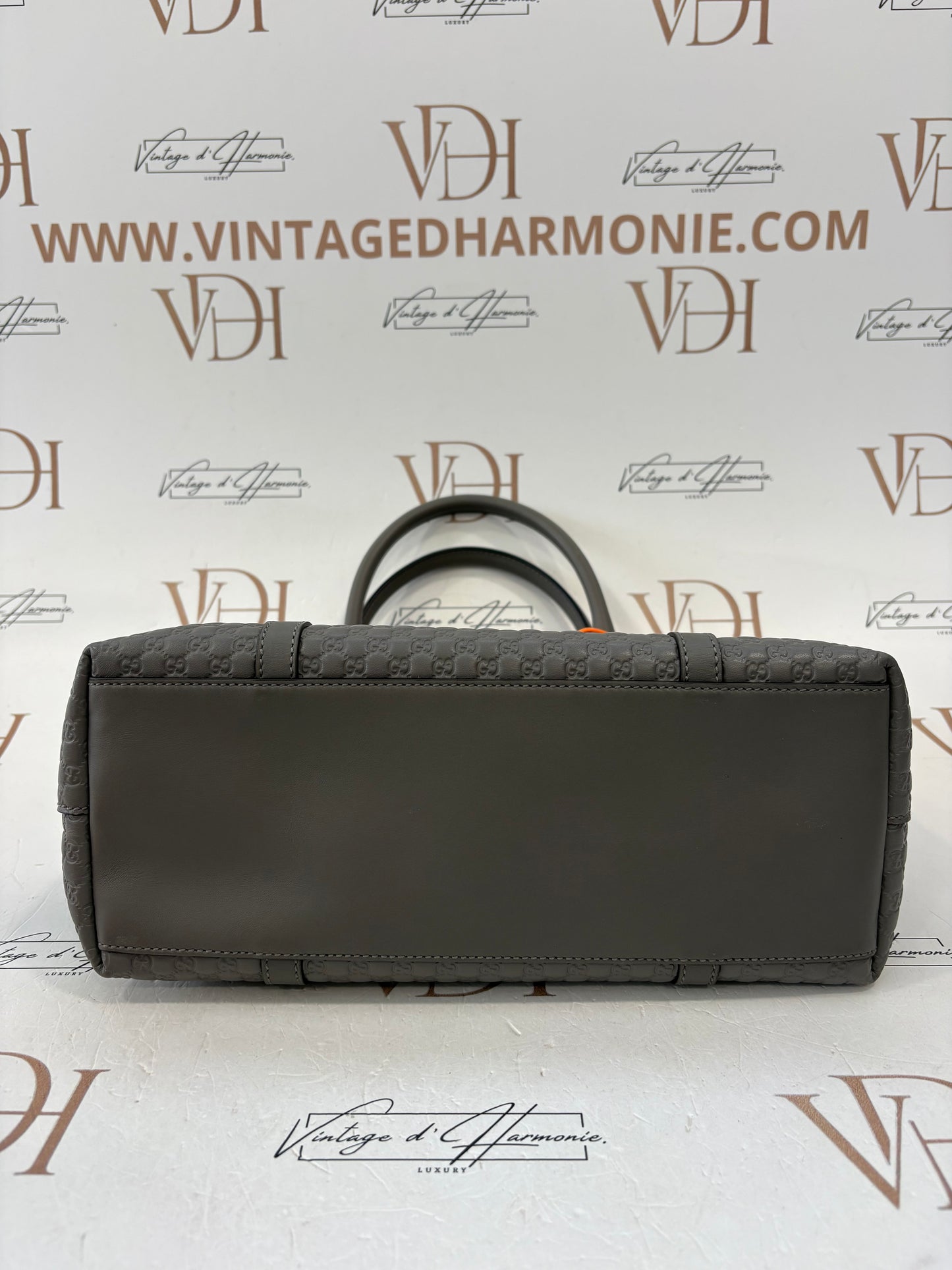 383685 - Gucci Grey