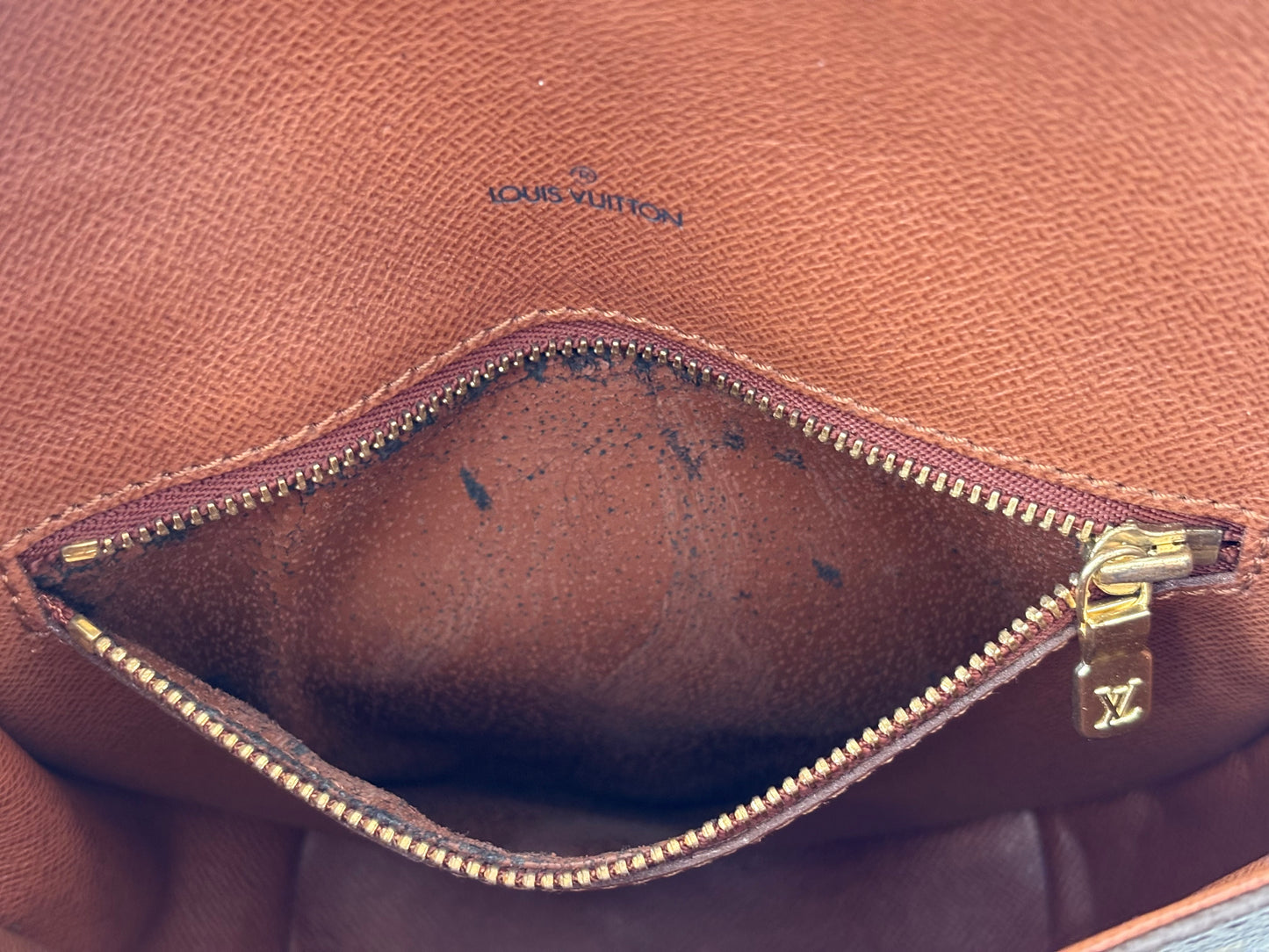 018385 - Louis Vuitton Chantilly PM