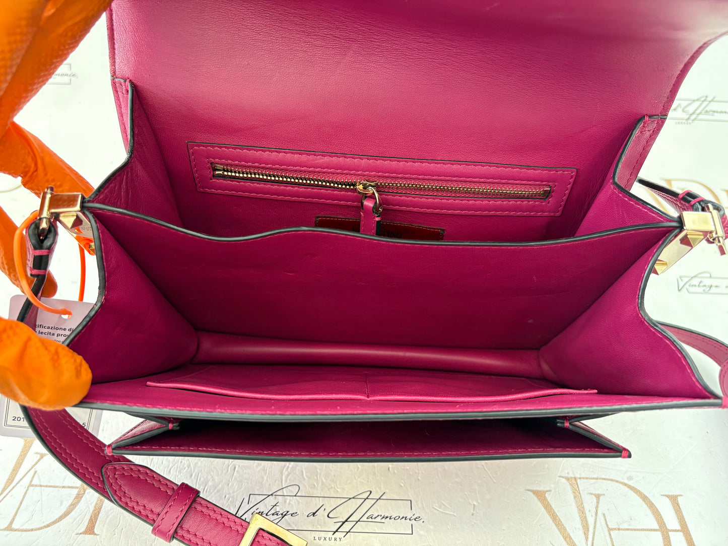 201240 - Valentino