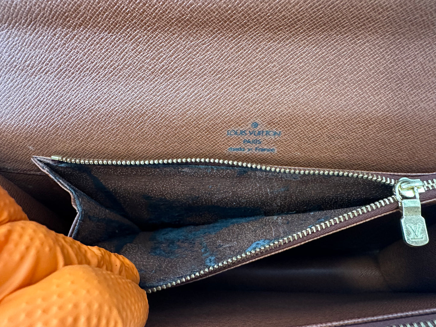 017854 - Louis Vuitton Concorde
