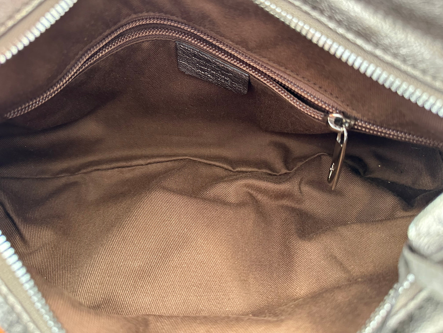 018080 - Salvatore Ferragamo Gold Leather