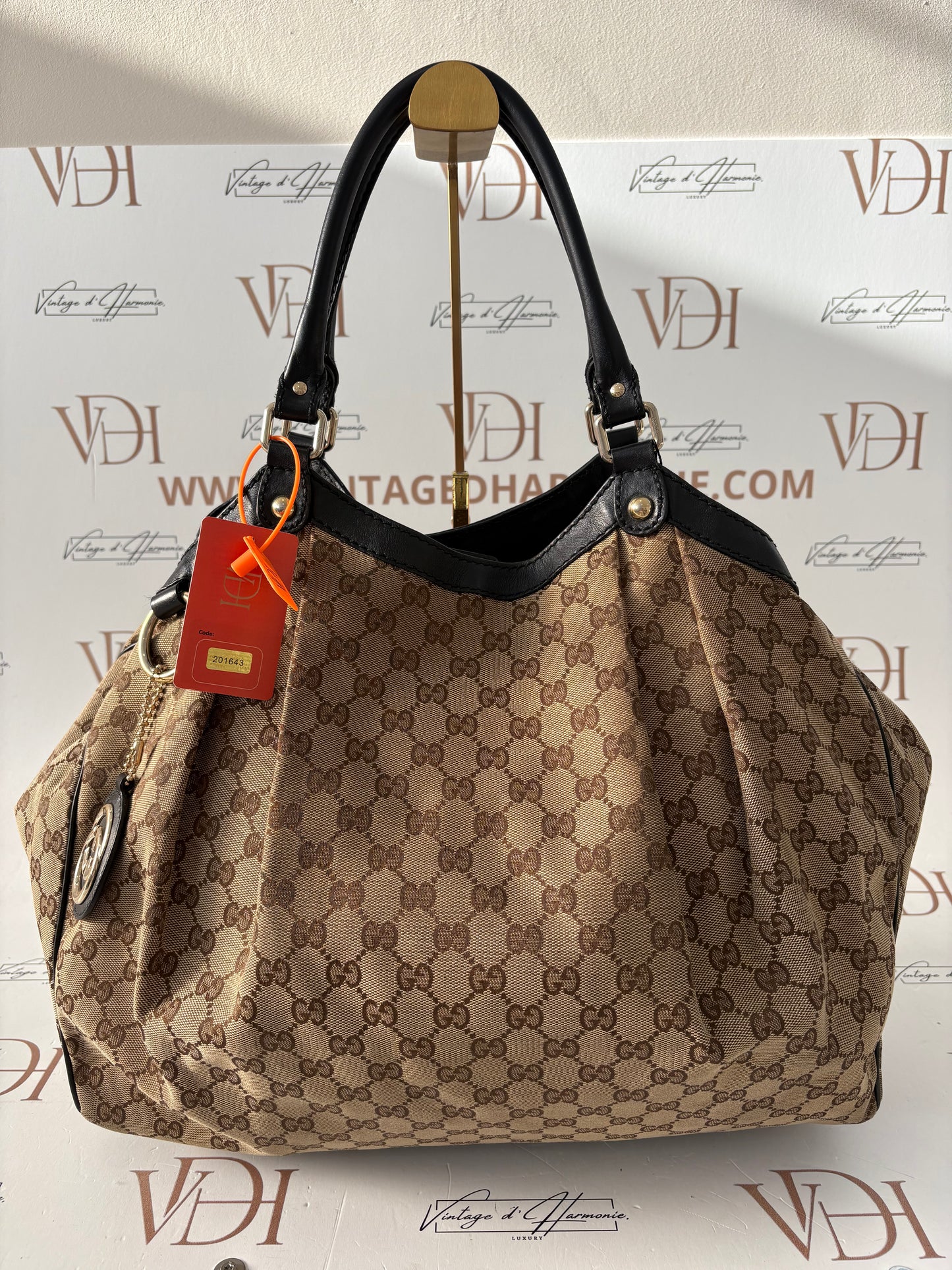 201643 - Gucci Sukey