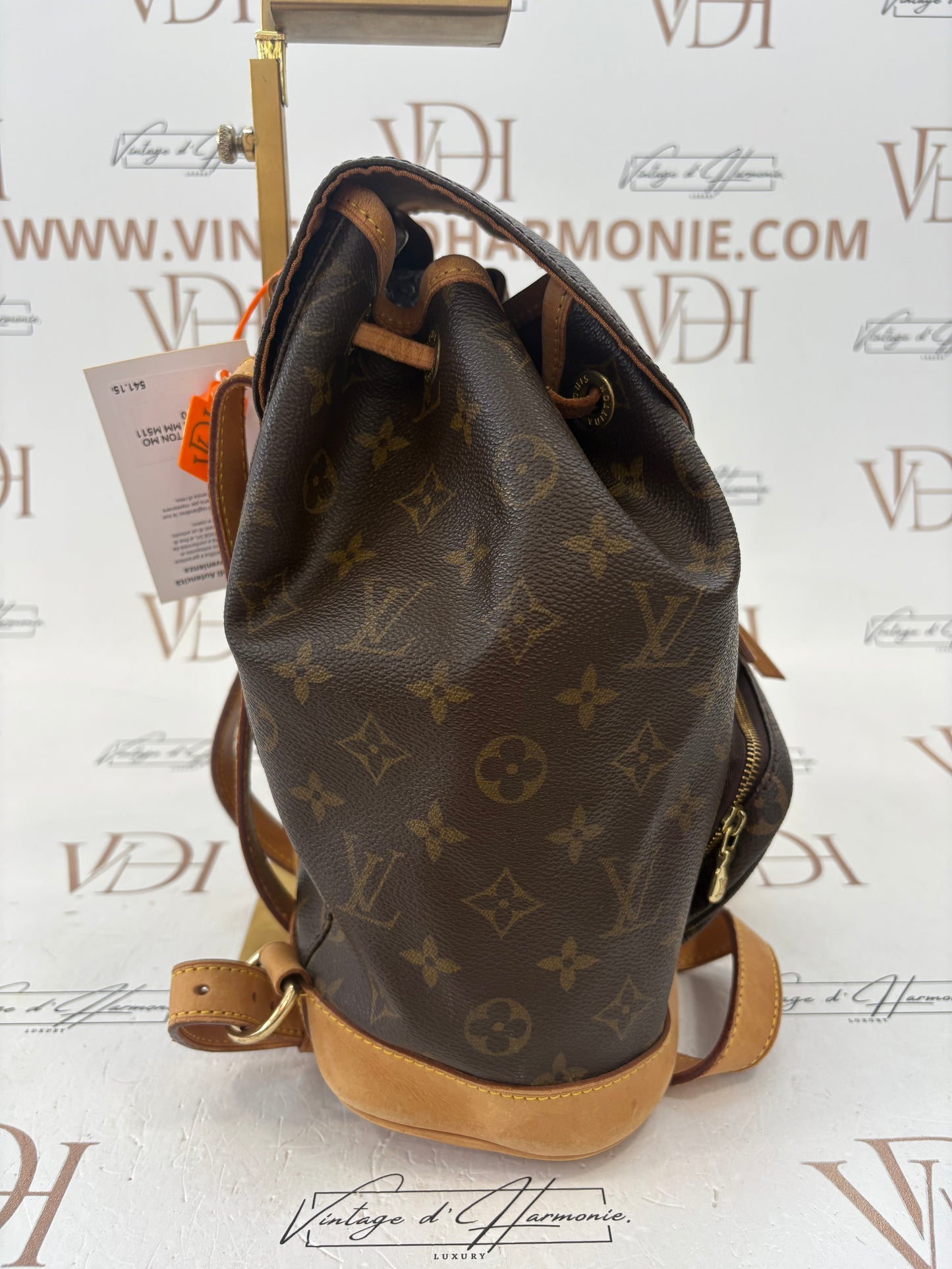 018056 - Louis Vuitton Montsouris MM
