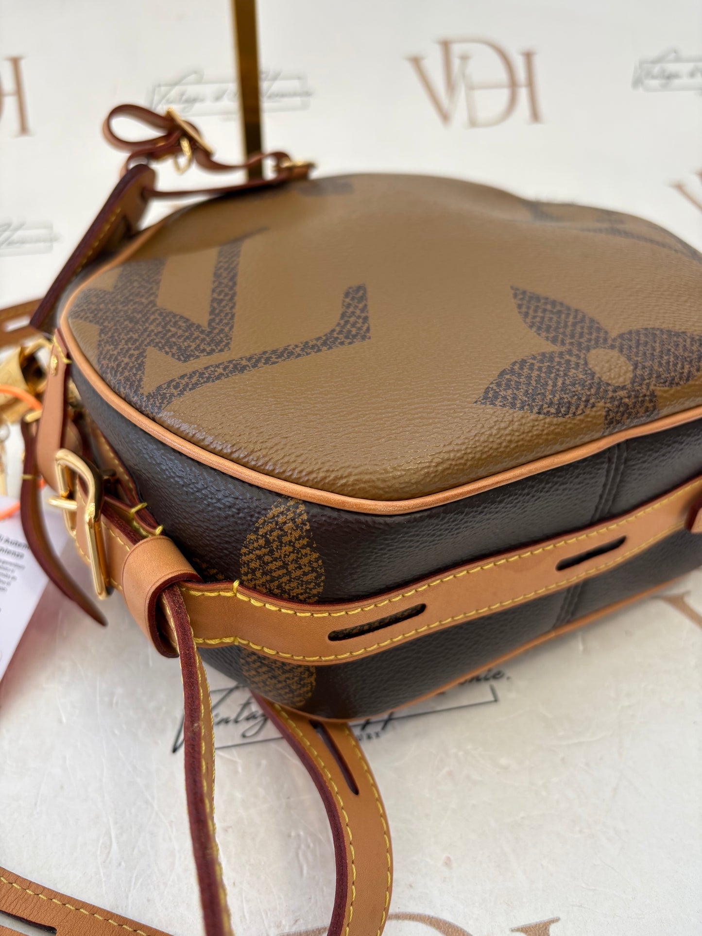 383589 - Louis Vuitton Boite Chapeau