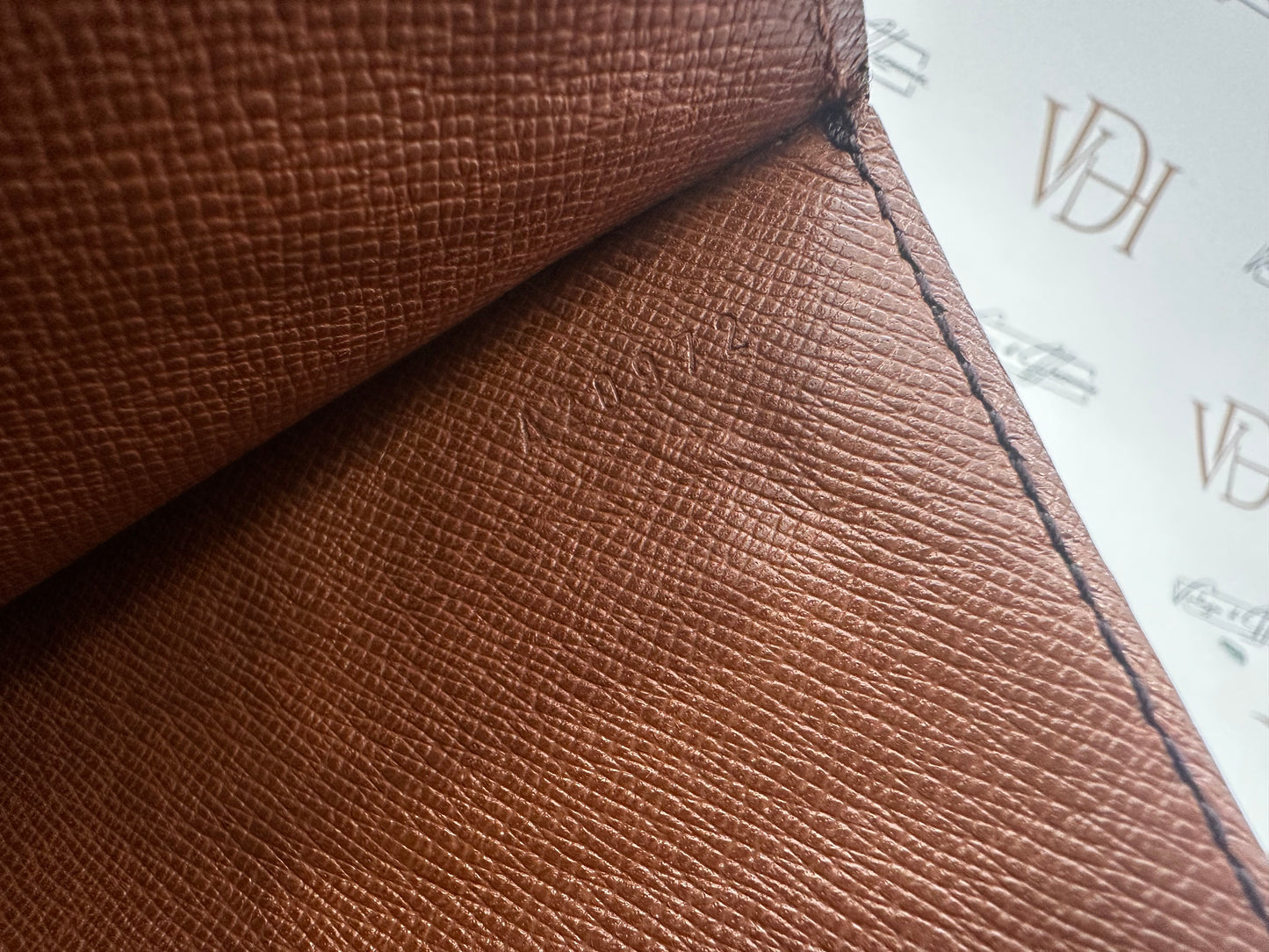 016876 - Louis Vuitton Monceau 26