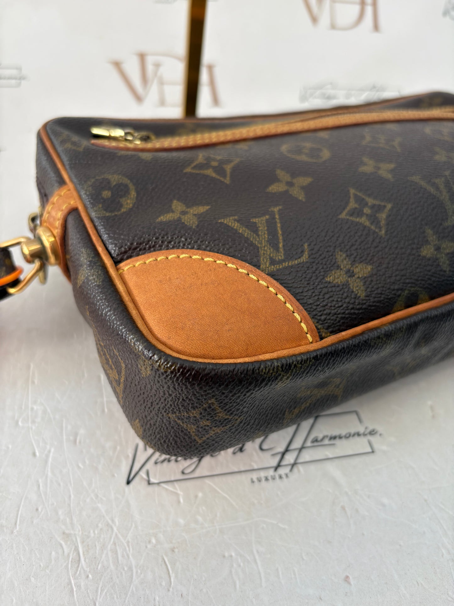 018960 - Louis Vuitton Dragonne GM