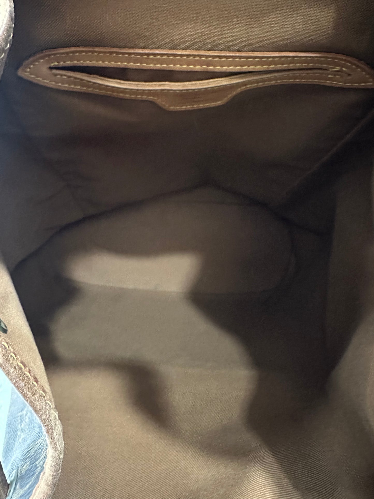 017793 - Louis Vuitton Montsouris GM