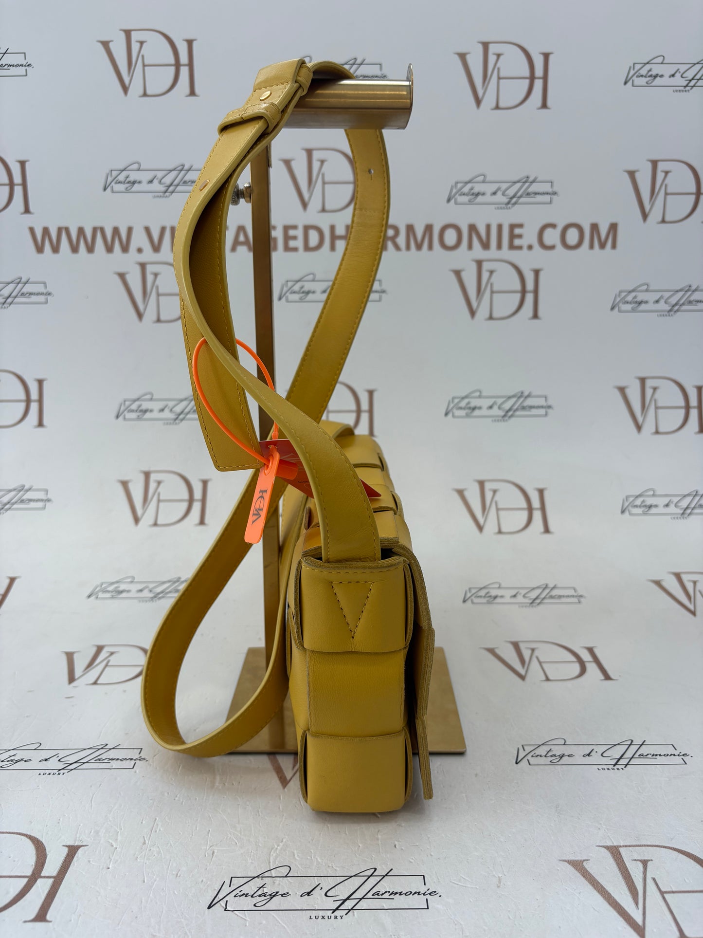 383974 - Bottega Veneta Cassette