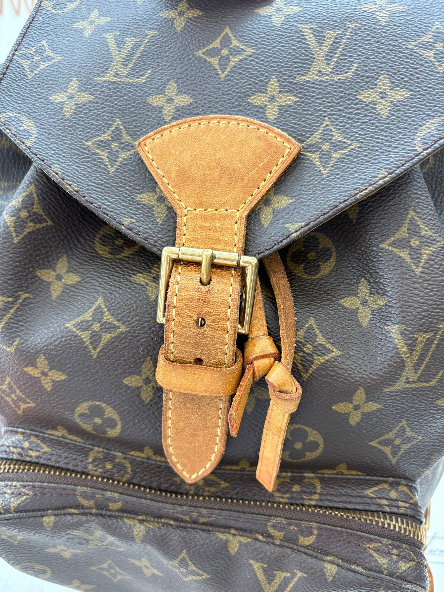 018565 - Louis Vuitton Montsouris GM