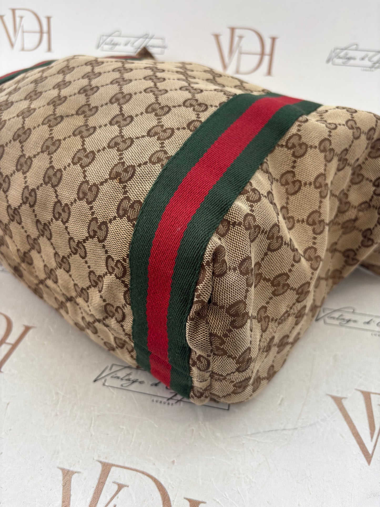 384241 - Gucci Diaper