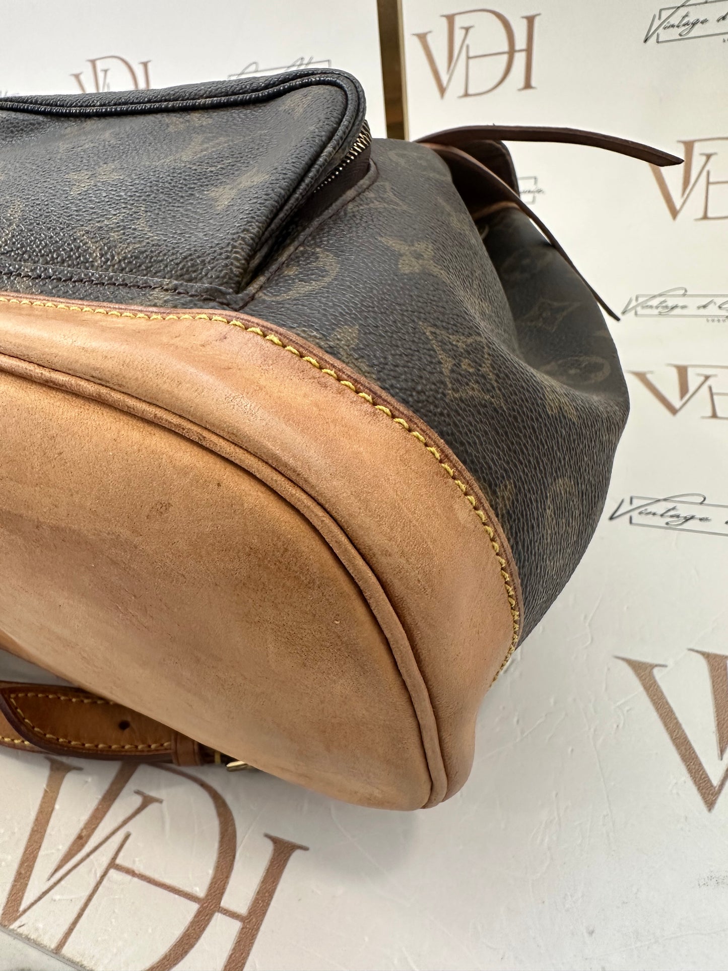 017910 - Louis Vuitton Montsouris MM