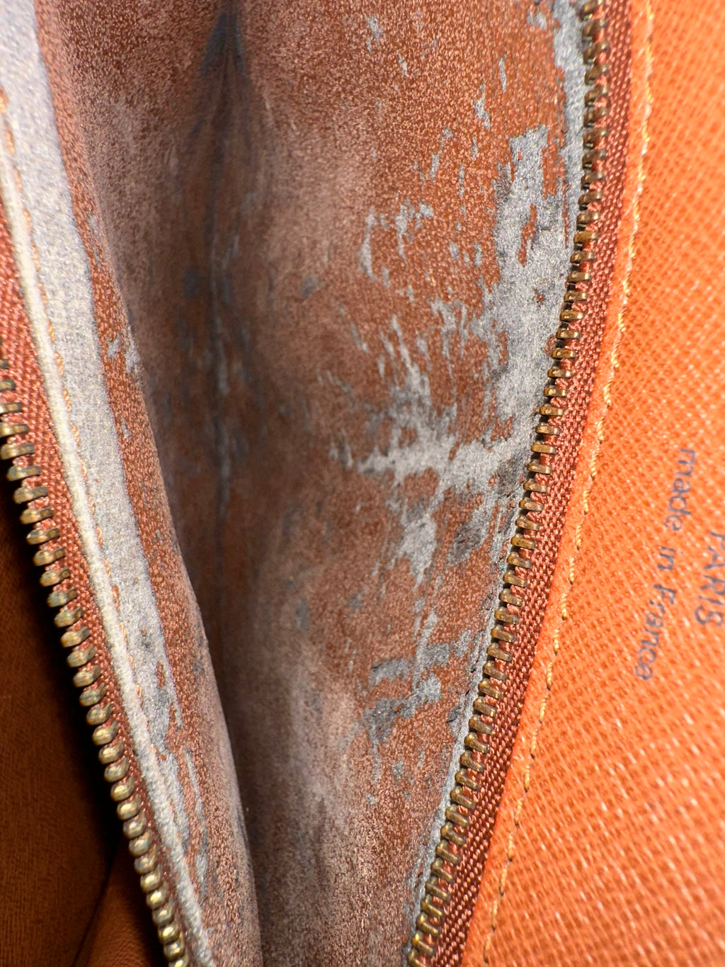 Louis Vuitton Monceau 28