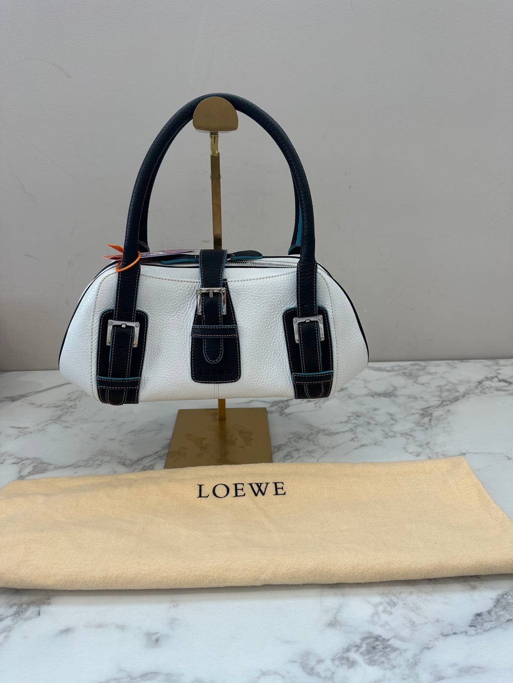 Loewe White