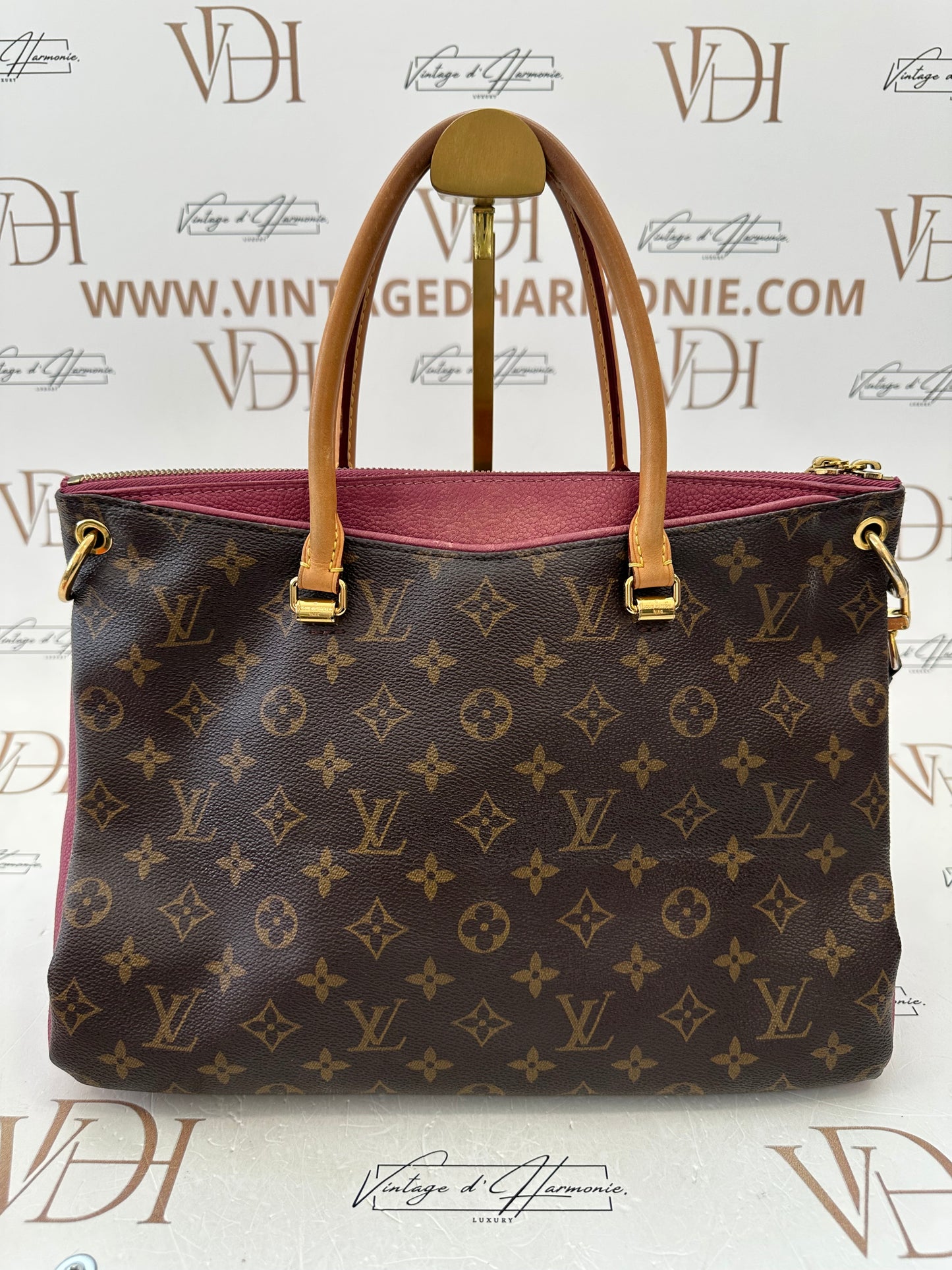 382943 - Louis Vuitton Pallas