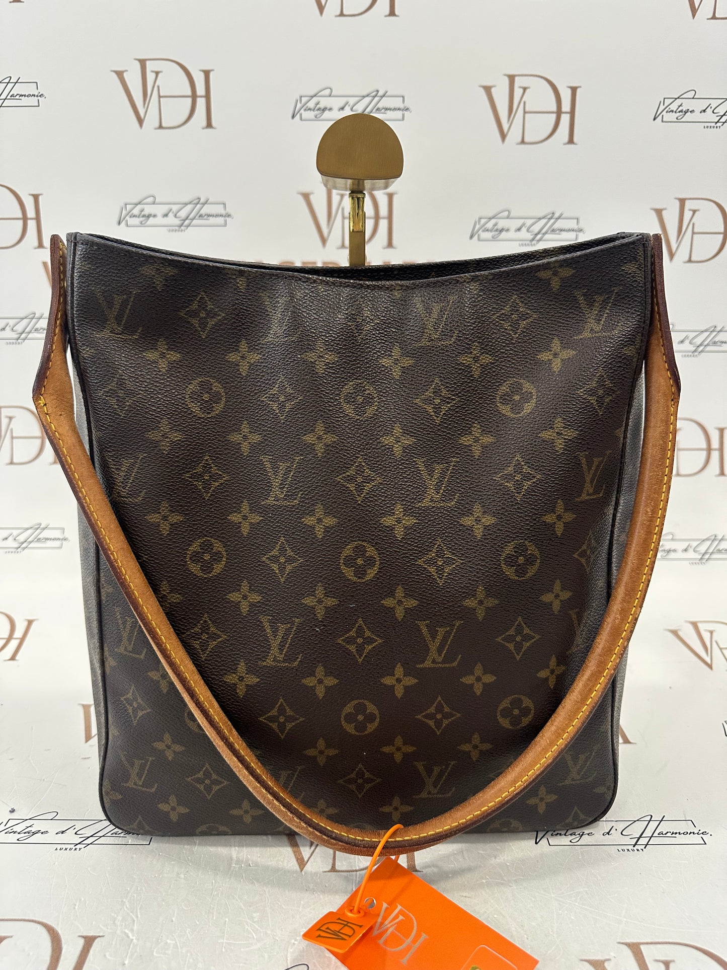 016911 - Louis Vuitton Looping GM