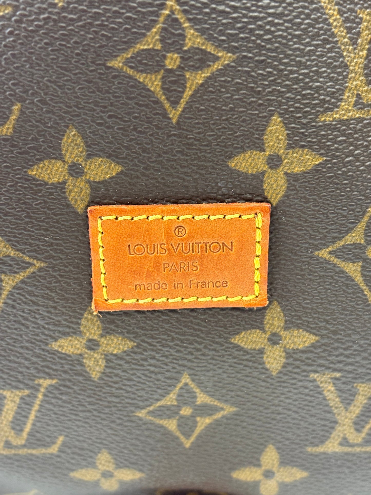 018580 - Louis Vuitton Saumur 30
