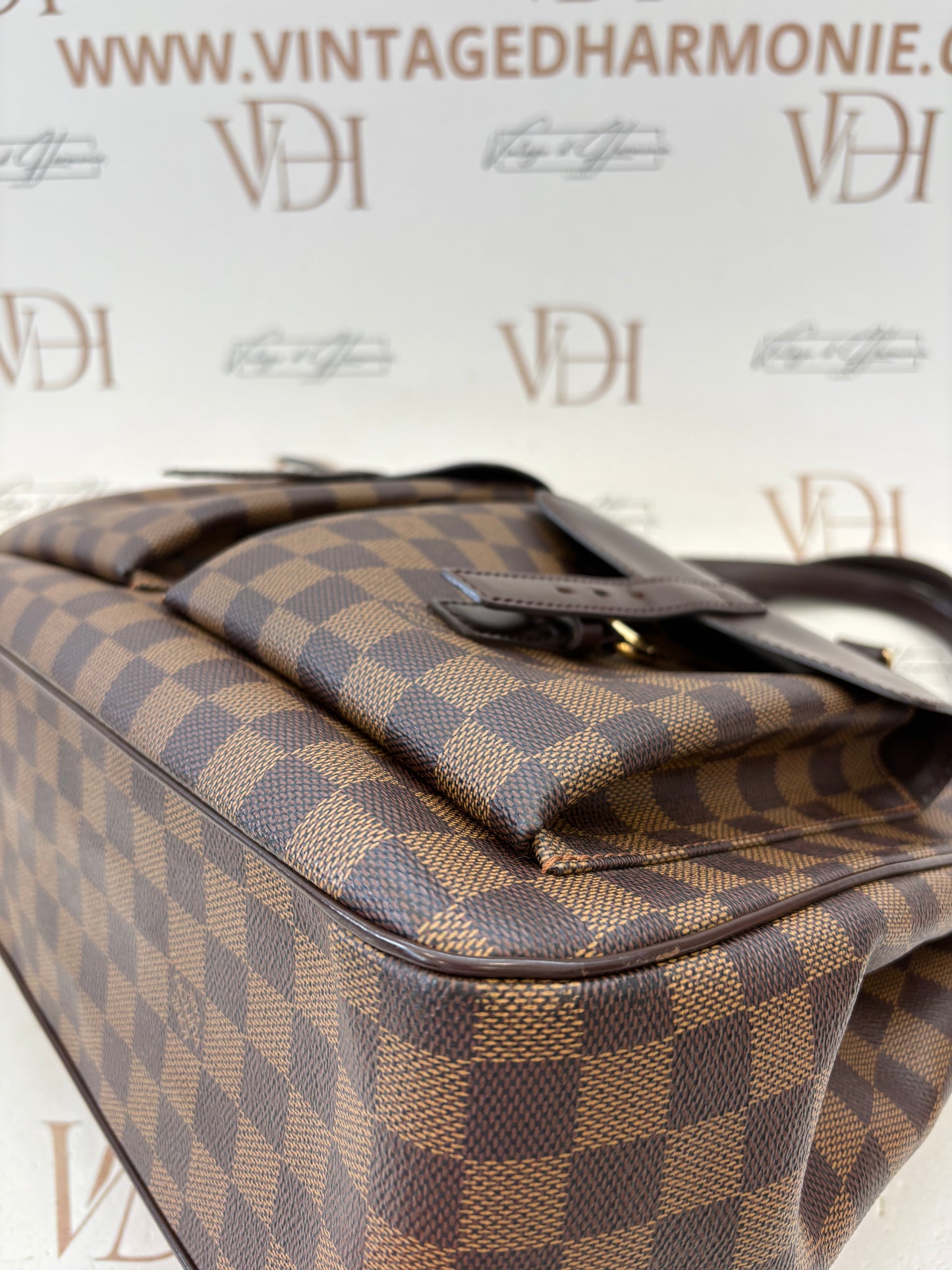 018260 - Louis Vuitton Uzes