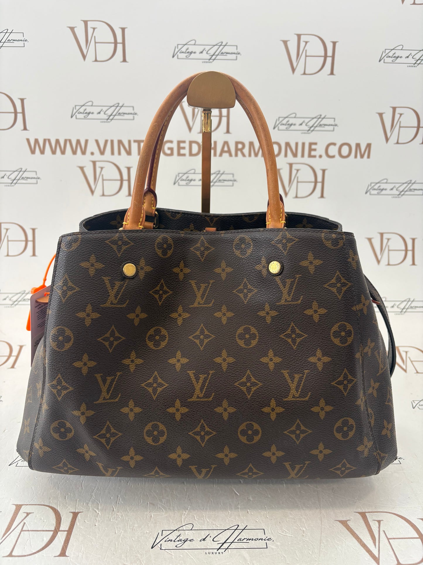 384100 - Louis Vuitton Montaigne