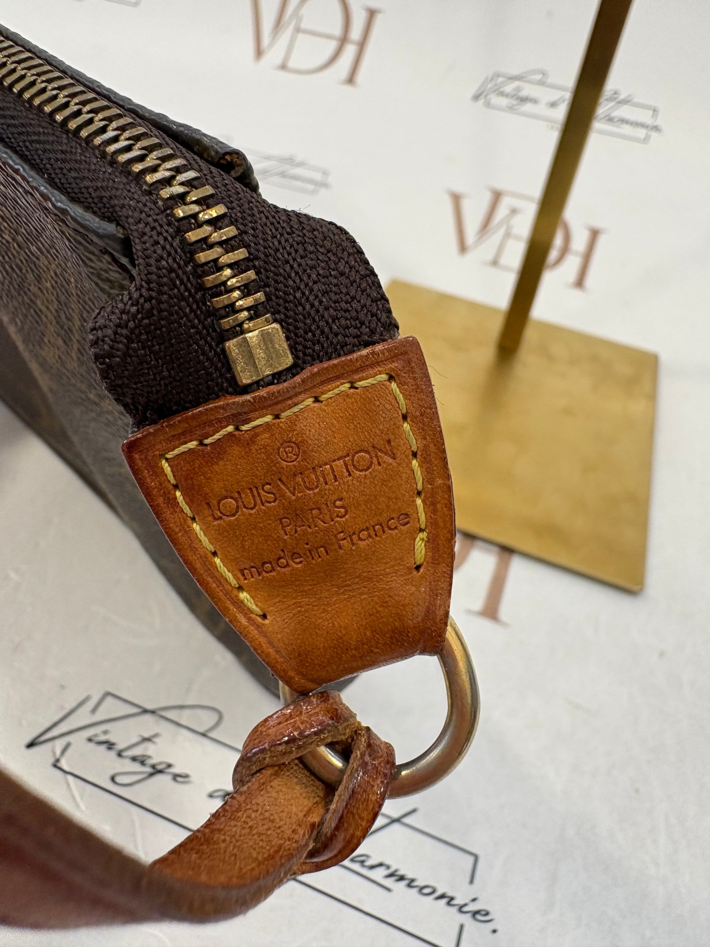 017890 - Louis Vuitton Pochette Accessoires