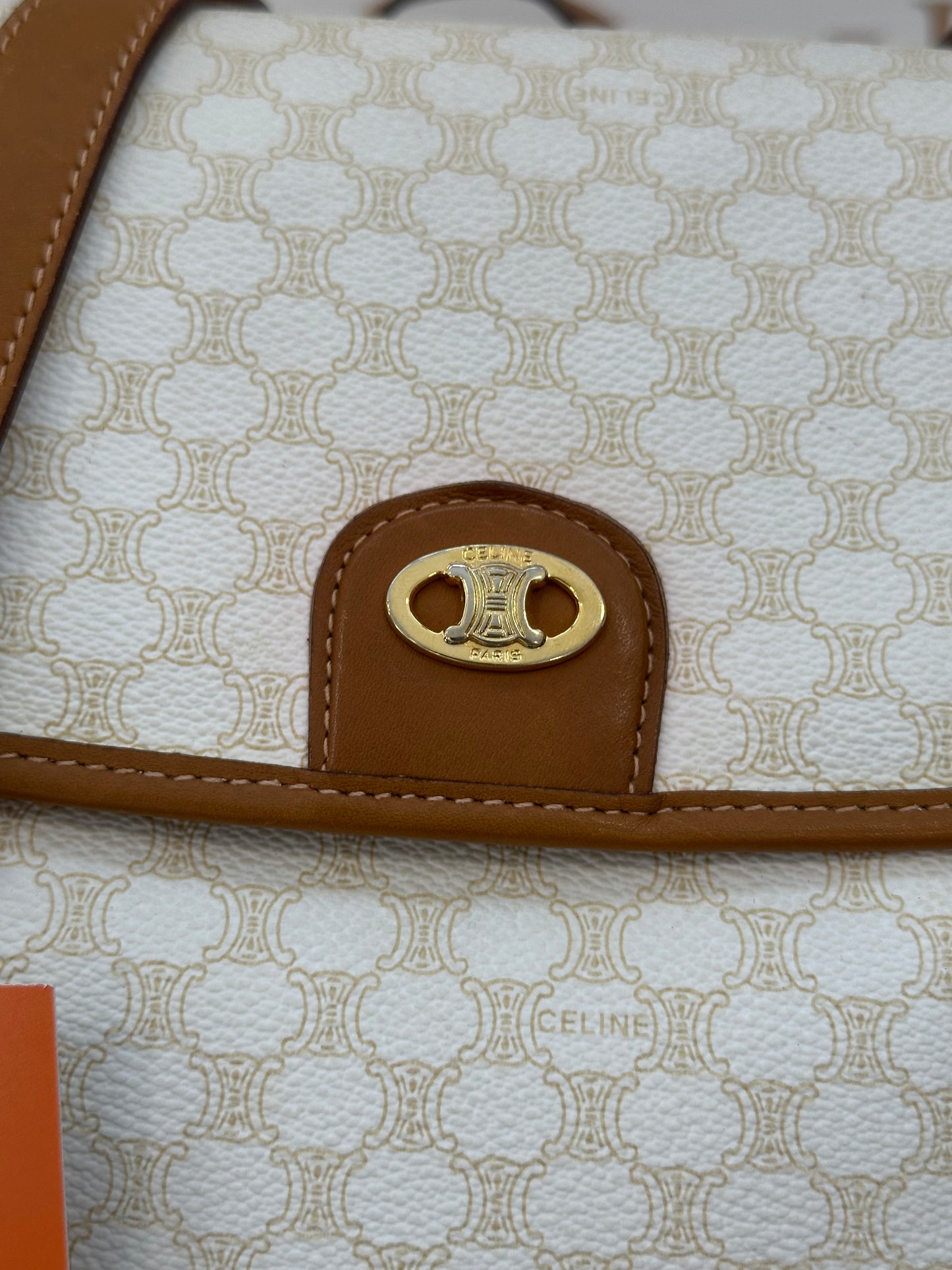 018081 - Céline White PVC