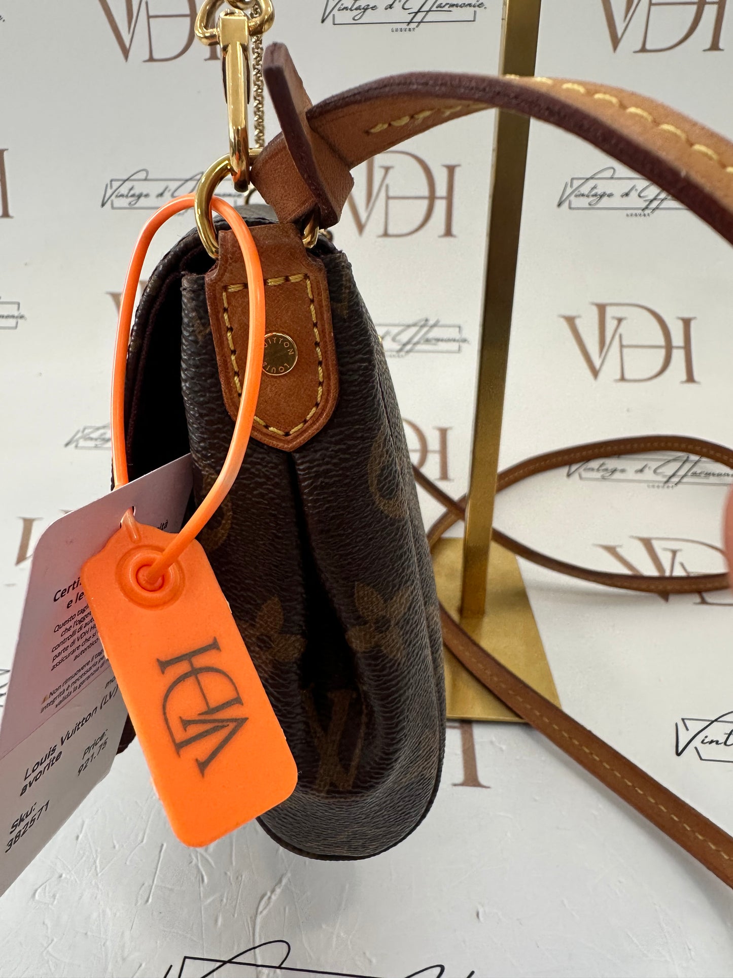 382571 - Louis Vuitton Favorite