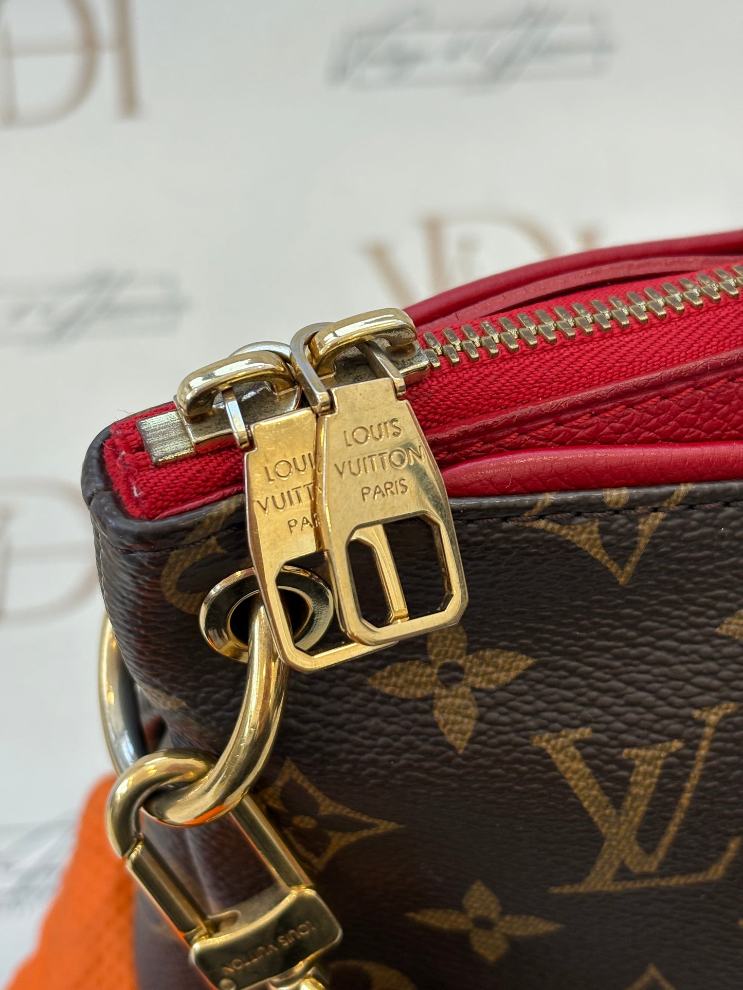 383699 - Louis Vuitton Pallas
