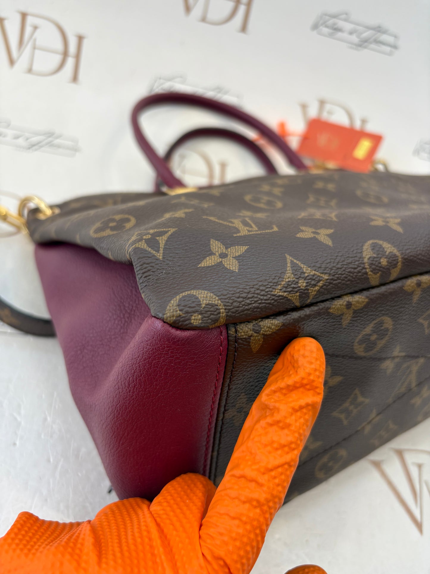 383833 - Louis Vuitton Pallas