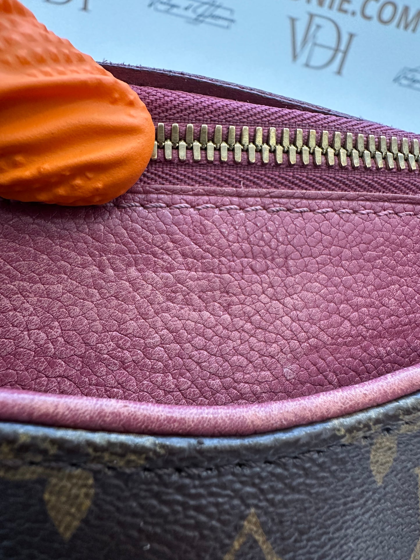 382943 - Louis Vuitton Pallas