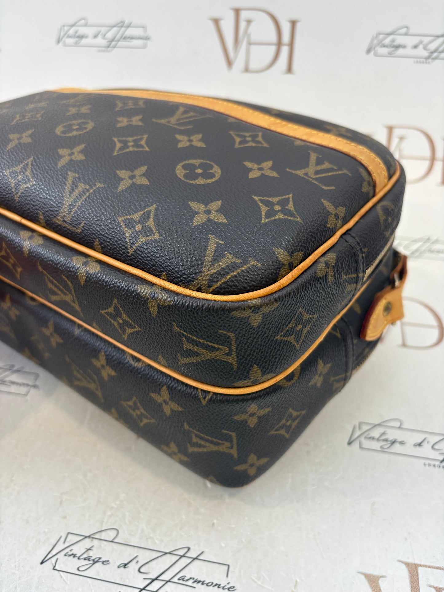 018226 - Louis Vuitton Reporter PM