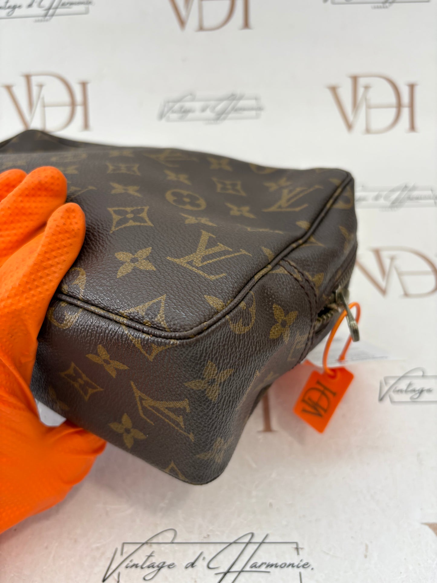 018115 - Louis Vuitton Trousse Toilette 28 M