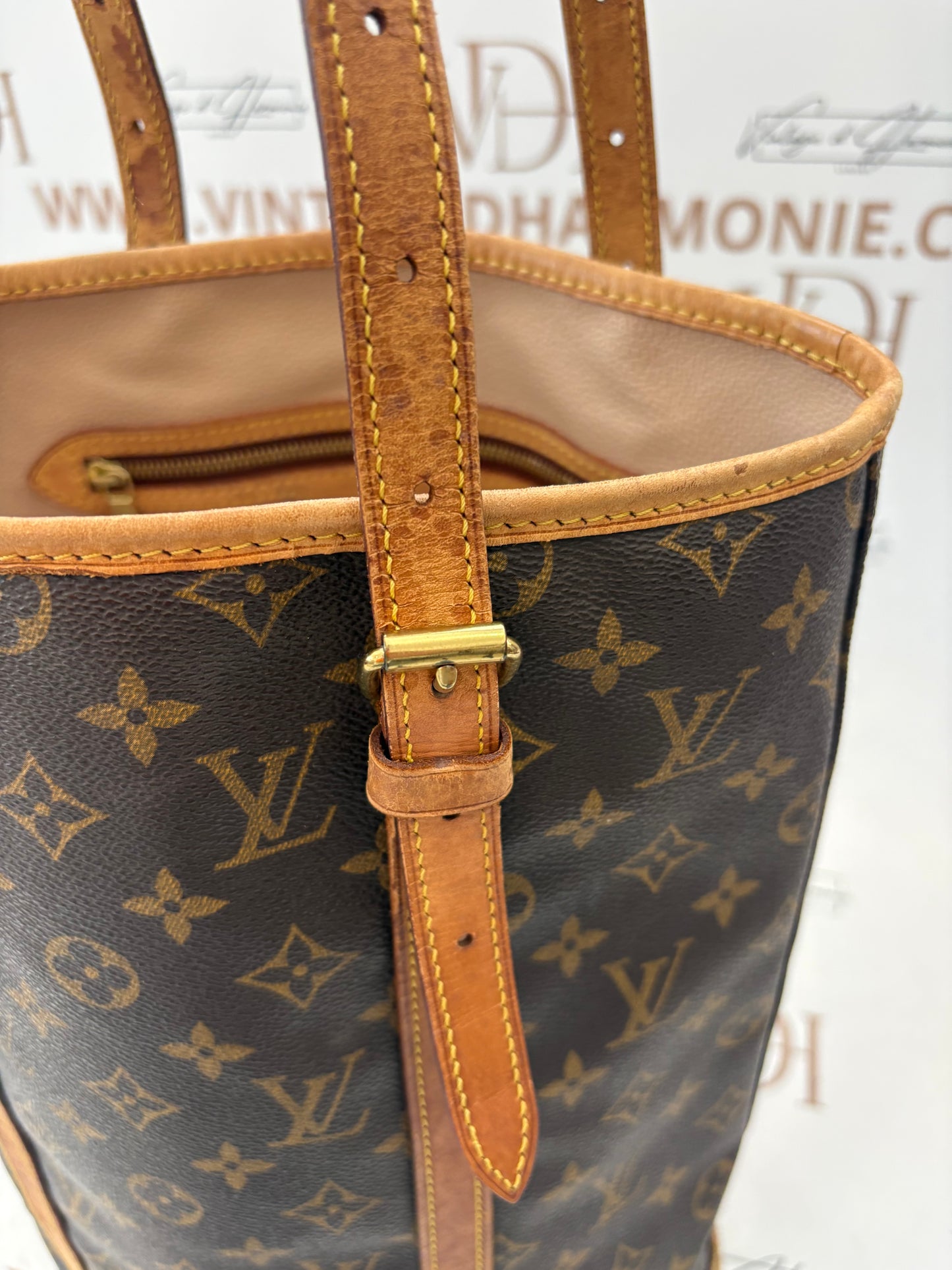 018539 - Louis Vuitton Bucket GM