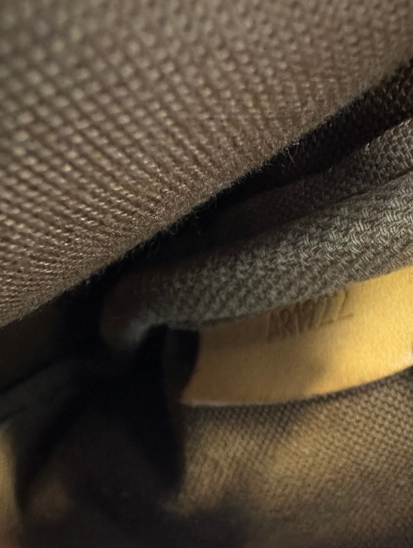 Louis Vuitton Saumur 30