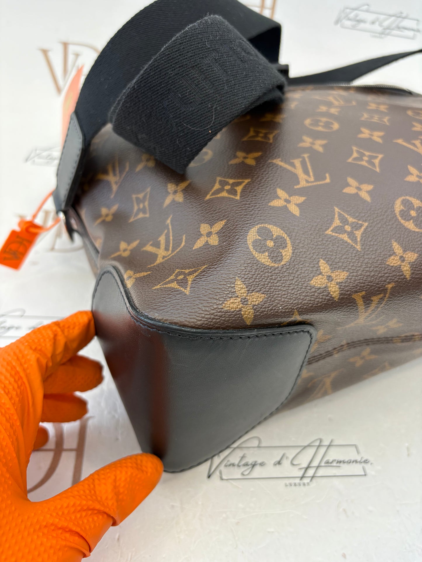 018877 - Louis Vuitton Torres Macassar