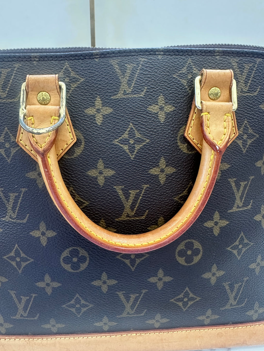 Louis Vuitton Alma