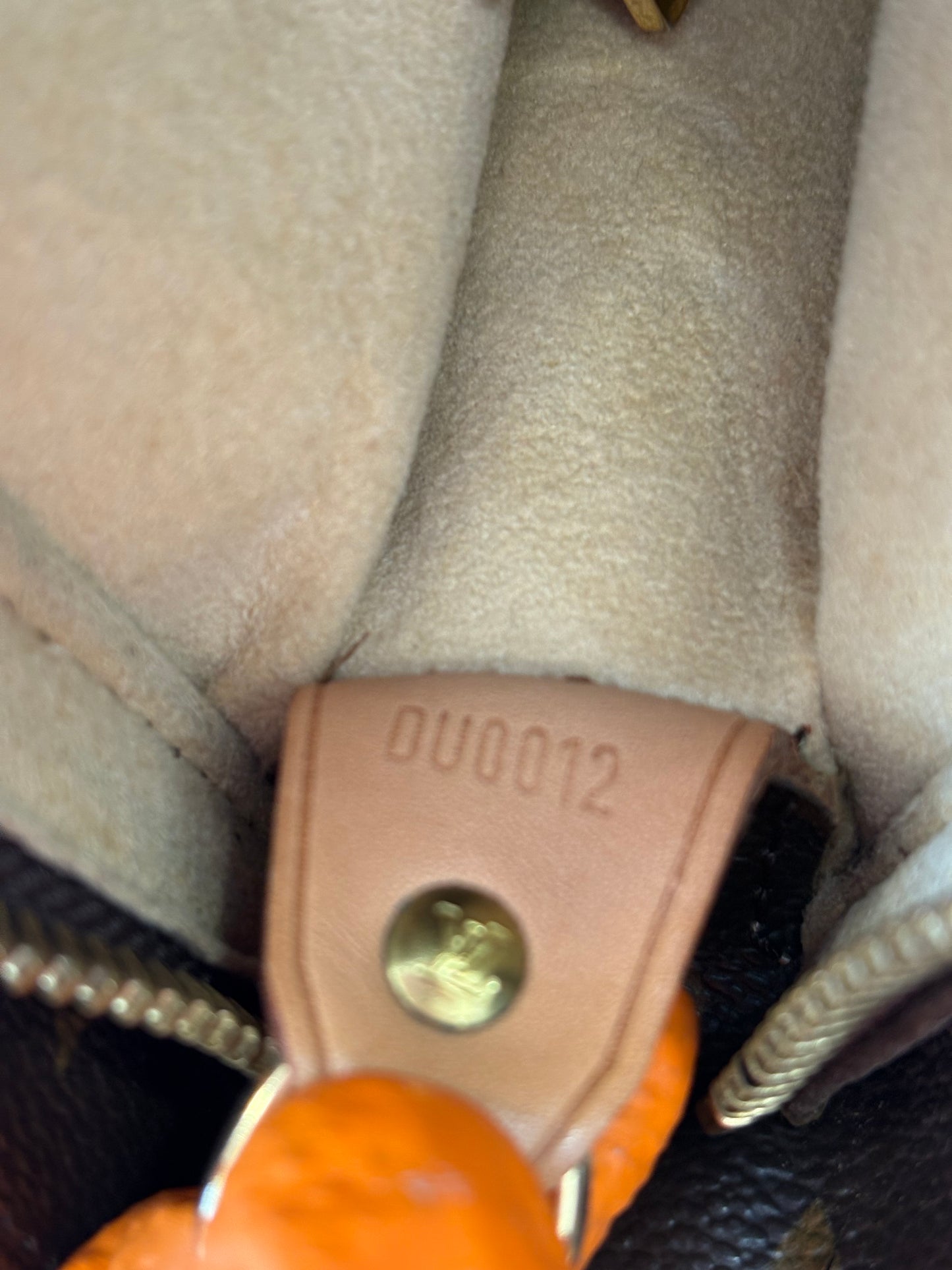 018147 - Louis Vuitton Looping