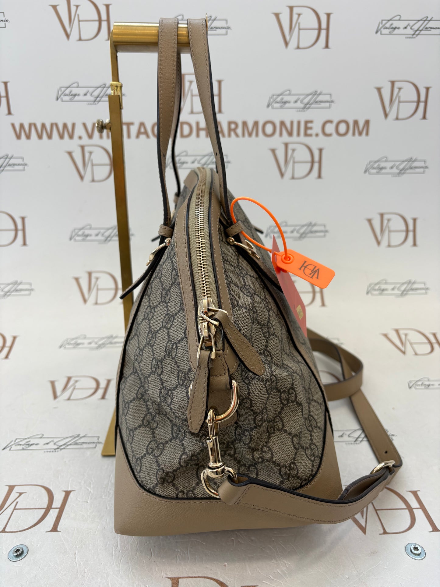 383472 - Gucci GG Supreme