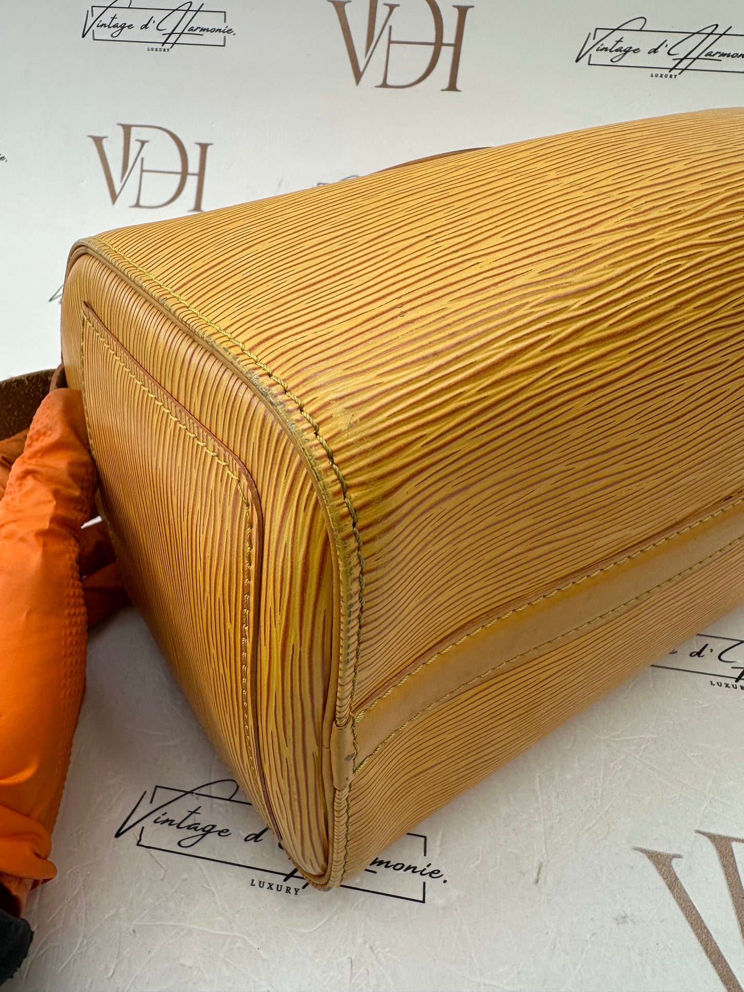 382942 - Louis Vuitton Speedy 25 Epi Yellow